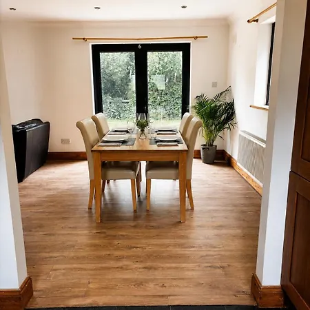 Spacious 3br Sleeps 6 House 2 * Brittas Bay