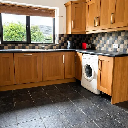 Spacious 3br Sleeps 6 House 2 Brittas Bay