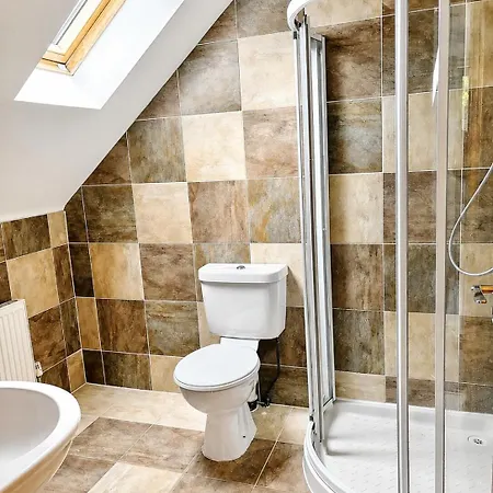 בית נופש Spacious 3br Sleeps 6 House 2